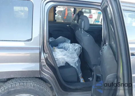 2016 Jeep Patriot Sport z USA, uszkodzony, nr VIN 1C4NJPBA1GD622286